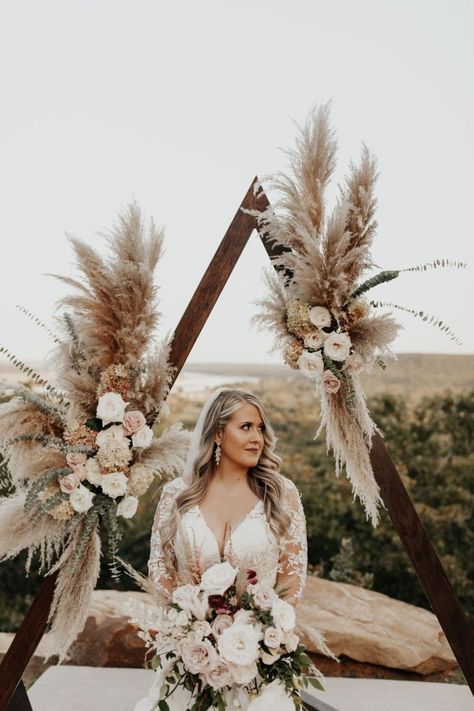 Dried Arbor Arrangement, Boho Wedding Arches, Arbor Wedding Flowers, Arbor Flowers, Pampas Wedding, Boho Wedding Arch, Jade Wedding, Modern Wedding Ceremony, White Roses Wedding