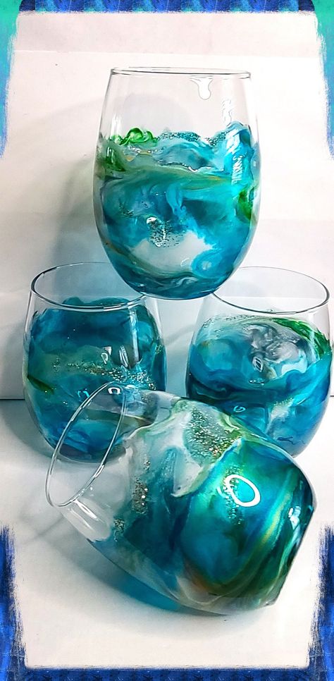 This Barware item by jeweldesignsbyGina has 28 favorites from Etsy shoppers. Ships from Newburyport, MA. Listed on Aug 31, 2024 Resin Wine Glasses, Sangria Drink, Sunset Theme, Juice Glass Set, Alcohol Ink Glass, Wine Glass Designs, Juice Glass, Alcohol Ink Crafts, Wine Glass Crafts