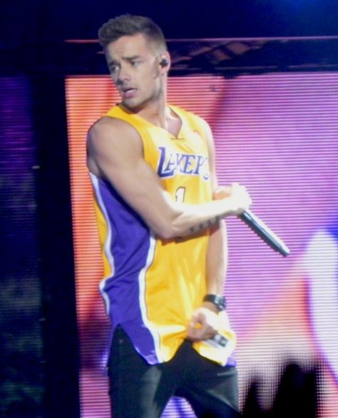 Frat Boy, Liam Payne, On Stage, The Story, Yellow