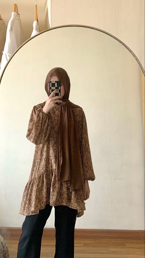 Kulot Pants, Holiday Jokes, Stylish Outfits Casual, Simple Dress Casual, Modest Casual Outfits, Long Clothes, Muslim Outfits Casual, Hijab Style Casual, Hijabi Fashion Casual