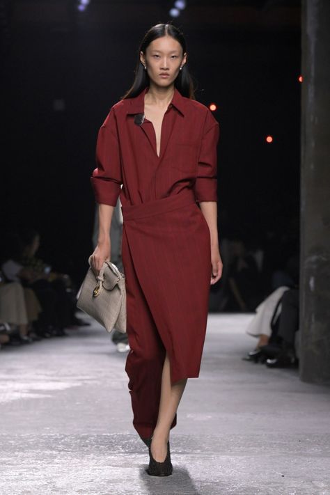 Bottega Veneta Runway, Spring 2025, Office Fashion, First Lady, Fashion Week Spring, Milan Fashion Week, Bottega Veneta, Beautiful Outfits, Fashion News