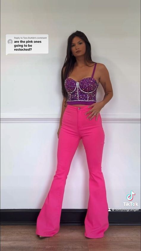 Pink Bell Bottoms Outfit, Bell Bottoms Outfit, Dope Outfits, Bell Bottom, Halloween Outfits, Bell Bottoms, Fashion Beauty, Fashion Inspo, High Waisted