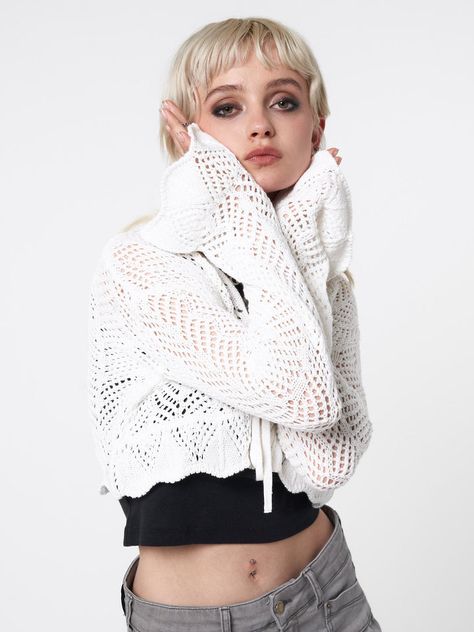 Find our new tie front cropped cardigan in crochet white. What you need for a cool vintage look. More grunge core aesthetic clothing at Minga London. Crochet Cardigan Aesthetic, Aesthetic Outfits White, Crochet Crop Cardigan, Cardigan Aesthetic, Simply Aesthetic, Long Crochet Cardigan, Gay Outfits, Bow Crochet, Cardigans Crochet