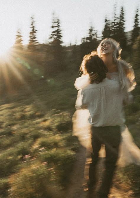 Nature Engagement Photos Outfits, Engagement Shoot Ideas Outdoors, Fun Engagement Photos Funny, Dreamy Couples Photography, Elopement Photo Ideas, Cinematic Photos, Forest Engagement Photos, Oregon Elopement, Cute Engagement Photos