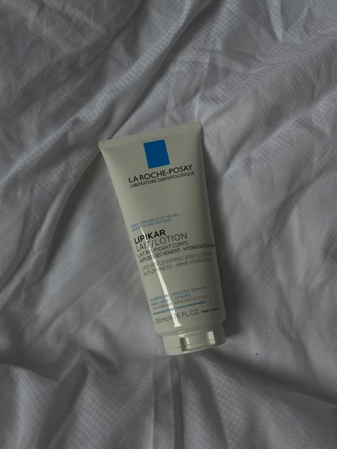 La Roche Posay Body Lotion, La Roche Posay Aesthetic, Lotion Aesthetic, Skincare Store, Skin Aesthetics, Post Instagram, La Rose, Roche Posay, Beauty Stuff