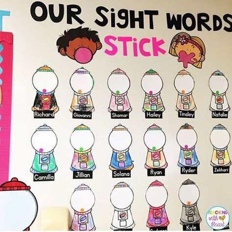 Such a fun way to display sight word data from @teachingwithheart ! I bet the students get so excited to earn their gum balls! Sight Word Tracker Bulletin Board, Kindergarten Data Wall Ideas, Sight Word Bulletin Board, Kindergarten Data Wall, Word Tips And Tricks, Kinder Math Centers, Teach Sight Words, Travel Theme Classroom, Kindergarten Sight Words