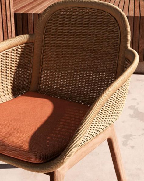 Paustian on Instagram: “Kettal creates timeless outdoor furniture, which is functional and expressive, and provides solutions to the emerging needs of modern life,…” Miami Interior Design, Outdoor Dining Chair, Chair Outdoor, Patricia Urquiola, Dining Armchair, Dining Chair Design, Outdoor Wicker, Dining Arm Chair, Modern Life