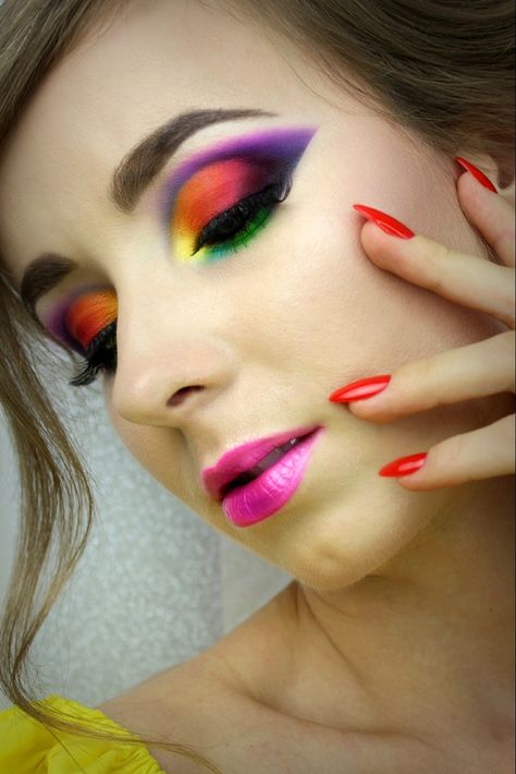 party make up ideen karneval regenbogen augen schminken Carnival Hairstyles, Karneval Party, Rainbow Halloween, Party Make-up, Salon Logo Design, Beauty Video Ideas, Makeup Artist Logo, Beauty People, Artist Logo