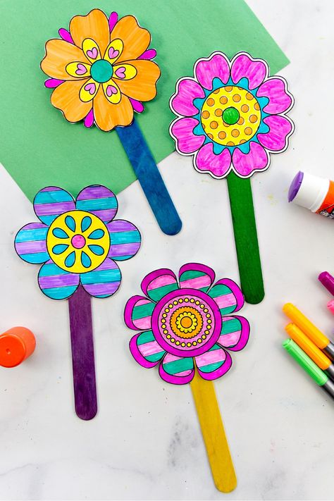 Pretty Popsicle Stick Flower Craft with Printable Template • Kids Activities Blog Popsicle Stick Flowers, Mini Popsicle Stick Crafts, Popsicle Stick Crafts Kids, Crafternoon Ideas, Popsicle Stick Crafts For Kids, Flower Crafts Kids, Fall Classroom, Stick Crafts, Flower Craft