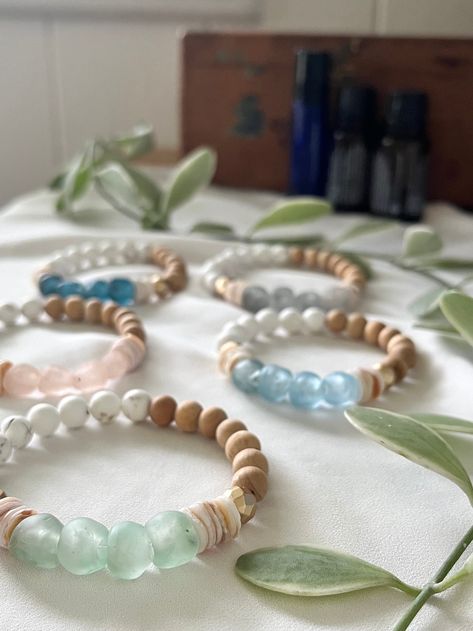 Diffuser Bracelet Ideas, Coral Beaded Bracelets, Oil Bracelet, Wooden Bracelets, Essential Oil Bracelet, Essential Oil Jewelry, Green Beaded Bracelets, Aromatherapy Bracelet, Oil Diffuser Bracelet