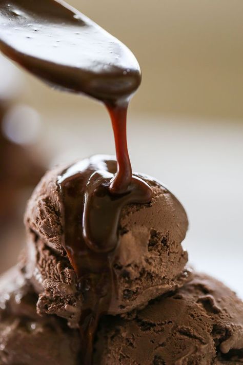 If you love hot fudge sauce on ice cream or dessert, then you will DIE over this Nutella Hot Fudge Sauce!! So simple to make at home and its ready in 10 minutes! SO GOOD! Nutella Sauce, Nutella Fudge, Sweet Sauces, Hot Fudge Sauce, Unique Desserts, Fudge Sauce, Ice Cream Treats, Ice Cream Toppings, Dessert Sauces