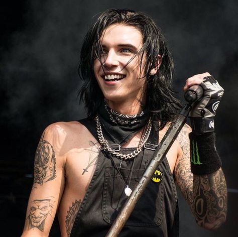 Performing at Warped Tour 2015 Andy Biersak, Andy Sixx, Emo Men, Vans Warped Tour, Ronnie Radke, Andy Black, Warped Tour, Falling In Reverse, Andy Biersack