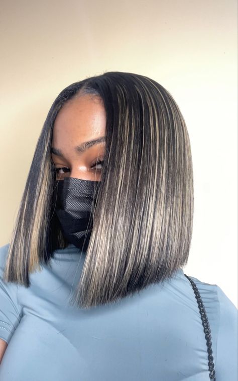 Bob Hairstyles For Black Women Blonde Highlights, Highlights Bob Haircut Black Women, Black Bob Blonde Highlights, Two Toned Bob Black Women, Fine Weave Highlights, Blonde Highlights Bob Black Women, Blonde Highlight Bob Black Women, Bob With Blonde Highlights Black Women, Quick Weave Bob With Highlights