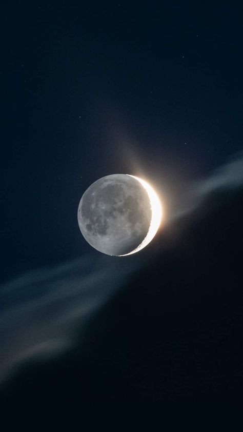 Waxing Crescent Moon Wallpaper, Waxing Crescent Phase, 8 Phases Of The Moon, Waxing Crescent Moon, The Moon Tonight, Moon Photos, Phases Of The Moon, Space And Astronomy, New Moon