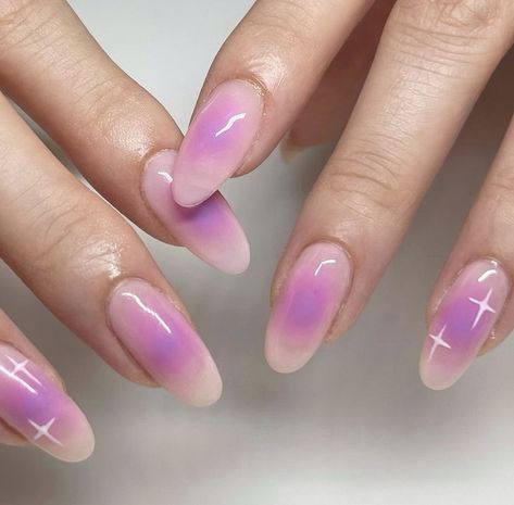 Almond Nails Red, Nails Aura, Almond Nails Designs Summer, Summer Nails Almond, Aura Nails, Ombre Manicure, Summer Gel Nails, Chrome Nails Designs, Airbrush Nails