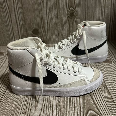 Nike Blaze Mid 77 Big Kids size 5.5 7th Grade, Big Kids, Ootd, Buy And Sell, Nike, Collage, Clothes Design