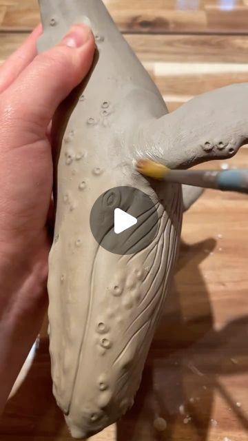 Ceramic Whale Pottery, Air Dry Clay Whale, Raku Ceramics Ideas, Ceramic Animals Sculpture, Clay Sea Creatures, Dough Figures, Whale Pottery, Octopus Pottery, Whale Clay