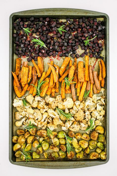 Slow Cooker Recipes Stew, Winter Vegetables Recipes, Roasted Side Dishes, Spicy Roasted Cauliflower, Roasted Winter Vegetables, Recipes Winter, Cold Weather Food, Sheet Pan Meals, Winter Vegetables