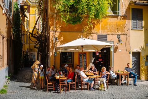 Cafe Scene Photography, Cafe Street Photography, Architecture Photography Buildings, City Life Photography, Composition Painting, Reference Photos For Artists, Building Photography, Watercolor Architecture, Watercolor Subjects