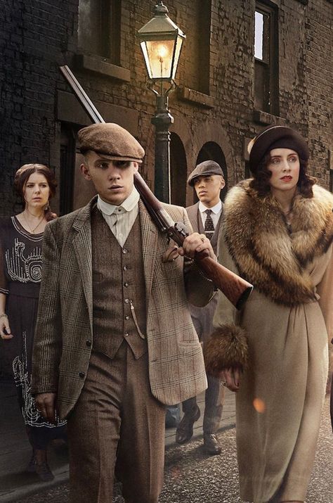 Gatsby Outfit For Men, 30s Mens Fashion, Peaky Blinders Fashion, Great Gatsby Outfit, Peaky Blinders Costume, Mafia Party, Gatsby Outfit, Couple Fits, The Great