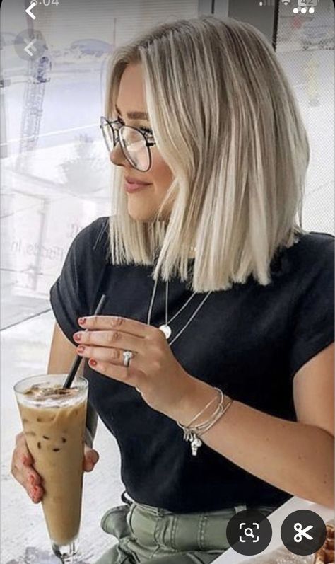 Subtle A Line Haircut, Blonde Lob Hair 2023, Safe Haven Haircut, Mid Length Short Hair Straight, Low Stacked Bob Haircut, Neckline Haircut For Women, Blonde Bobs 2023, Ashy Blonde Lob, Edgy Professional Hair