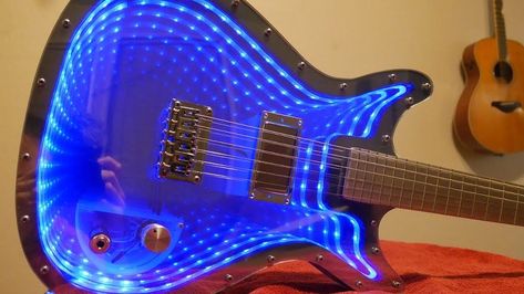 Infinite Mirror, Infinity Mirrors, Out Building, Guitar Youtube, Electronic Projects, Custom Electric Guitars, Infinity Mirror, Gear Art, Guitar Building