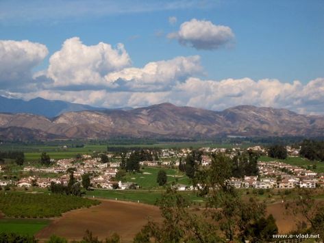 Camarillo, California - Beautiful clouds, mountains and fields seen from Spanish Hills | TouristBee Camarillo California, Clouds Mountains, Beautiful Clouds, California Homes, Home Photo, Travel Photos, Golf Courses, California, Travel