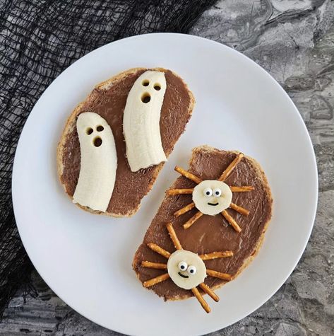 Halloween Toddler Breakfast, Halloween Kids Breakfast Ideas, Halloween Theme Breakfast, Toddler Halloween Dinner, Halloween Kids Breakfast, Toddler Halloween Food, Easy Halloween Breakfast Ideas, Toddler Halloween Snacks, Cute Snacks For Kids