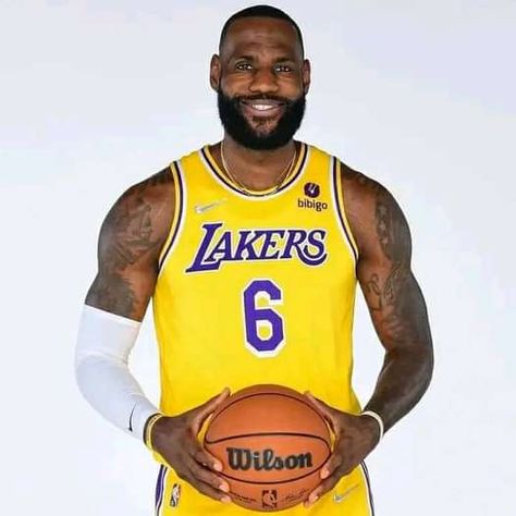 Always_a_fan - Your favorite player ♡ | Facebook Lakers Players, King James, Lebron James, Black Men, Nba, Sports Jersey, Basketball, Fan, Collage