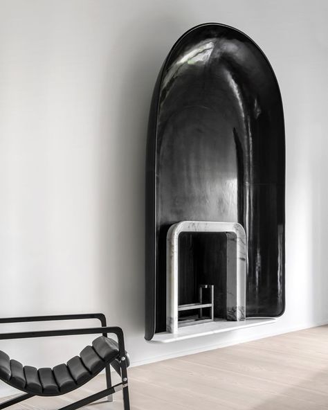 « Couvent » Fireplace by Eric Schmitt seen at Private Residence, Paris | Wescover Paris Fireplace, Apartment Paris, Eric Schmitt, Fireplace Furniture, Fireplace Mantle Decor, Fireplace Tv Wall, Fireplace Surround, Parisian Apartment, Restaurant Interior Design