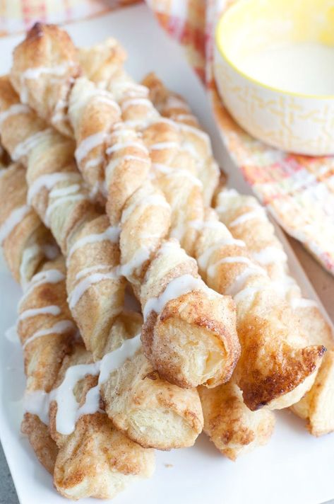 Cinnamon Twists Cinnamon Sugar Twists, Puff Pastry Cinnamon, Puff Pastry Recipes Dessert, Puff Pastry Twists, Sugar Twist, Pastries Recipes Dessert, Puff Pastry Desserts, Cinnamon Twists, Easy Puff Pastry