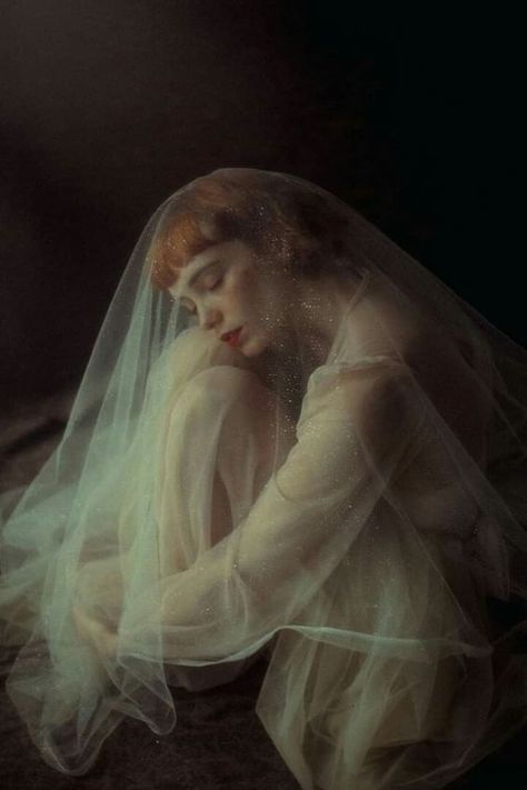 Pre Raphaelite Photoshoot, Muse Photoshoot Ideas, Vulnerable Photoshoot, Ethereal Photoshoot Studio, Dreamy Studio Photoshoot, Rebirth Photoshoot Ideas, Tulle Photoshoot Ideas, Dreamy Photoshoot Fairytale, Dreamy Photography Aesthetic