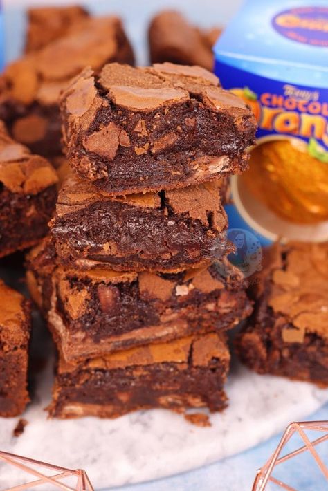 Terry's Chocolate Orange Brownies! - Jane's Patisserie Chocolate Orange Brownies, Mini Patisserie, Chocolate Orange Cookies, Orange Brownies, Patisserie Vegan, Orange Dessert, Janes Patisserie, Terry's Chocolate Orange, Tray Bake Recipes