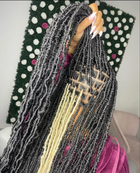 Braids Ideas For Black Women Color, Soft Locs With Peekaboo, Faux Locs Peek A Boo, Peekaboo Distressed Locs, Soft Locks With Peekaboo, Peak A Boo Soft Locs, Soft Locs Peak A Boo, Peekaboo Faux Locs, Peekaboo Soft Locs