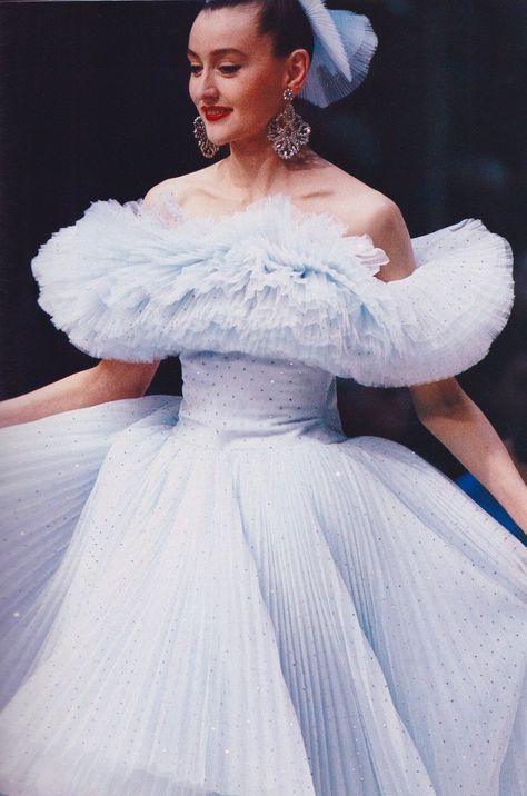 Nina Ricci Dress, 1980s Fashion, Couture Details, Dress Images, Gorgeous Gowns, Couture Collection, Beautiful Gowns, Fashion History, Cute Fashion