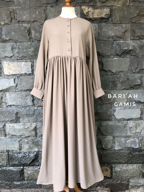 Gamis Simple Casual, Gamis Lebaran Simple, Gamis A Line, Model Gamis Simple, Gamis Simple, Model Gamis, Assalamu Alaikum, Ootd Dress, Casual Hijab Outfit