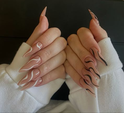 Black Nail Coffin, Rare Nail Designs, Nails Coffin Long, Designs Nails Art, Ongles Beiges, Nail Art Designs For Beginners, Stilleto Nails Designs, Nail 2023, Easy Nail Art Designs