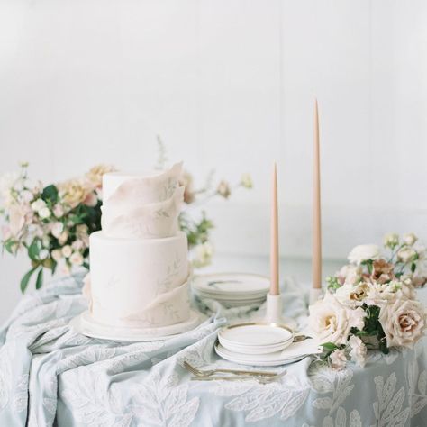 Keri Ketterer Walter on Instagram: “When the tables holding all the details in the wings looks this good 🤍 Vendor Team Wedding Planning + Design @alwaysyoursevents…” Small Wedding At Home, Wedding Cake Display Table, Powder Photography, Rose Color Palette, Cake Table Backdrop, Wedding Cake Table Decorations, Smaller Wedding, Wedding Cake Dessert Table, Old World European