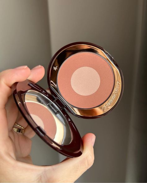 Charlotte Tilbury Cheek to chic Pillow talk #charlottetilbury #pillowtalk #blush Cheek To Chic Blush, Charlotte Tilbury Cheek To Chic, Chic Pillow, Chic Pillows, Good Morning Coffee, Pillow Talk, Charlotte Tilbury, Makeup Cosmetics, Morning Coffee