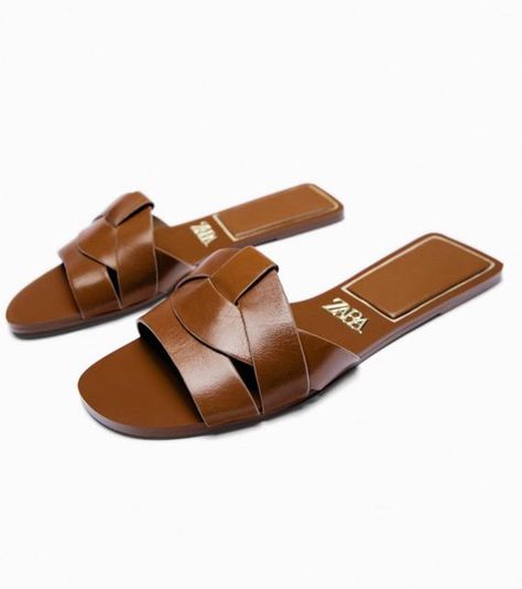 @lamore_onlineshop on Instagram: "zara slider 600 lir" Luxury Slippers, Office Shoes Women, Mode Zara, Rubber Flip Flops, Affordable Shoes, Fur Shoes, Orange Shoes, Soft Slippers, Elegant Shoes