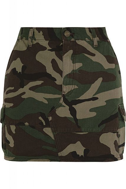 Camouflage print & military green for Spring Summer 2016 Short Denim Skirts, Saint Laurent Sneakers, Denim Button Skirt, Camo Mini Skirt, Vintage Denim Skirt, Camo Skirt, The Blonde Salad, Womens Camo, Button Skirt