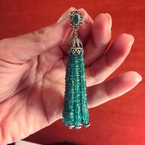 💚💎💚 #emerald #diamond #tassel #sanjaykasliwal #971madisonavenue #newyork #ny #madisonave #madisonavenue #gempalace #thegempalace #jaipur… Diamond Beaded Earrings, Closet Remodel, Indian Jewellery Design Earrings, Ear Ring, Beaded Tassel Earrings, Indian Jewellery Design, Traditional Earrings, Beads Jewellery, Courtyard House