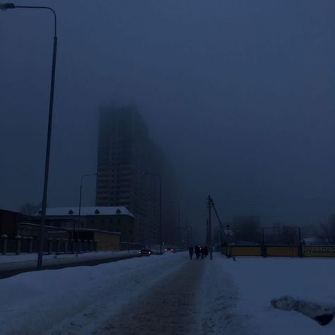 Blue Hour Photography, Dark Blue Aesthetic, Dark Naturalism, Dark Landscape, Dark City, Aesthetic Blue, Blue Hour, Dark Photography, Winter Aesthetic