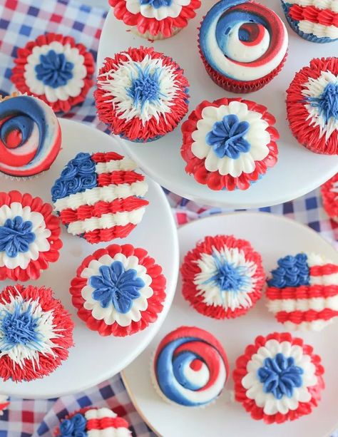 4 Ways to Decorate Patriotic Cupcakes - Baking with Blondie 4th Of July Cupcake Ideas, Fourth Of July Cupcakes, Patriotic Cupcake, Baking With Blondie, Patriotic Cupcakes, Cupcake Piping, Fourth Of July Cakes, Swirl Cupcakes, July Desserts