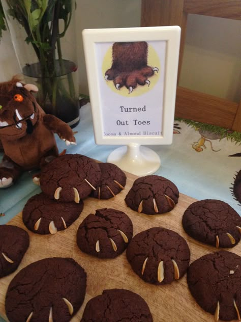 Gruffalo party food, chocolate cocoa biscuits. Recipe on google Birthday For My Daughter, Archery Party, Gruffalo Activities, 1st Birthday Foods, Brave Birthday Party, Book Themed Birthday Party, Brave Party, Gruffalo Party, Woodland Fairy Party