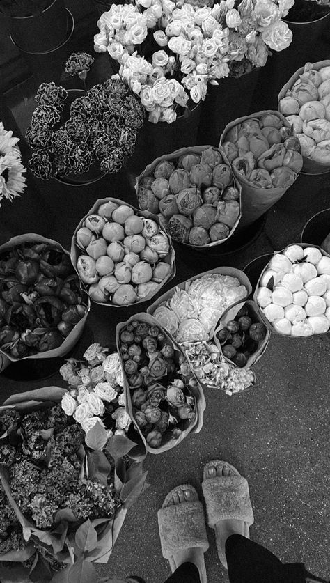 Healthy Aesthetic Black And White, Almond Daughter, Healthy Food Pictures, White Food, Food Pics, Black And White Aesthetic, 2024 Vision, White Aesthetic, Beauty Supply