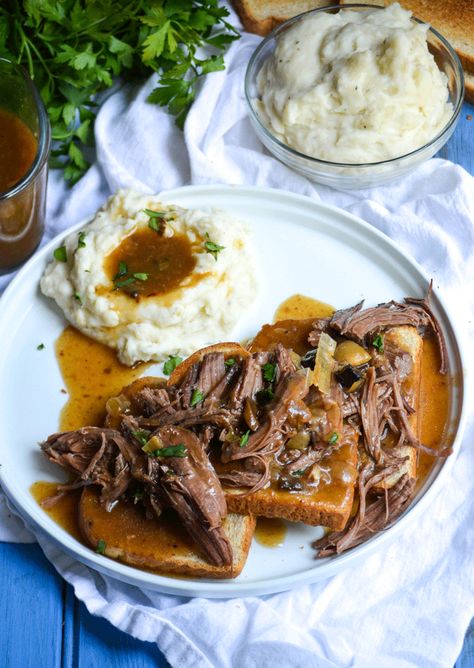 copycat cracker barrel roast beef served over toast with mashed potatoes and gravy on a white plate Cracker Barrel Roast Beef Recipe, Cracker Barrel Roast Beef, Delicious Pot Roast, Roast Beef Recipe, Cracker Barrel Recipes, Best Pot Roast, Beef Pot Roast, Mississippi Pot Roast, Roast Beef Recipes