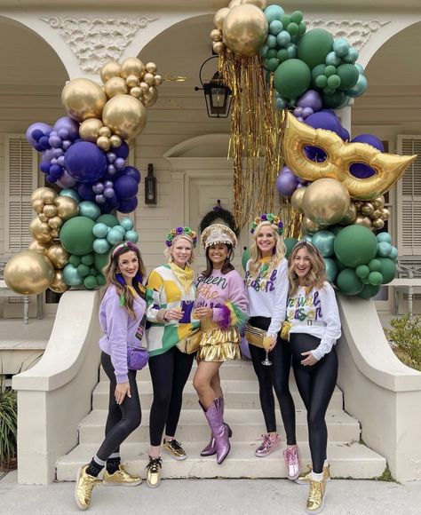 Mardi Gras Party Aesthetic, Mardi Gras Balloons, Mardi Gras Balloon Arch, Mardi Gras Aesthetic, Mardi Gras Outfits, Party Like Its 1999, Football Themes, Mardi Gras Party, Balloon Arch