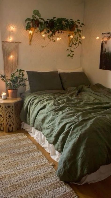 Decor Ideas Bedroom, Dekorasi Kamar Tidur, Redecorate Bedroom, Cozy Room Decor, Dreamy Room, Home Decor Living Room, Apartment Decor Inspiration, Dream Room Inspiration, Green Rooms