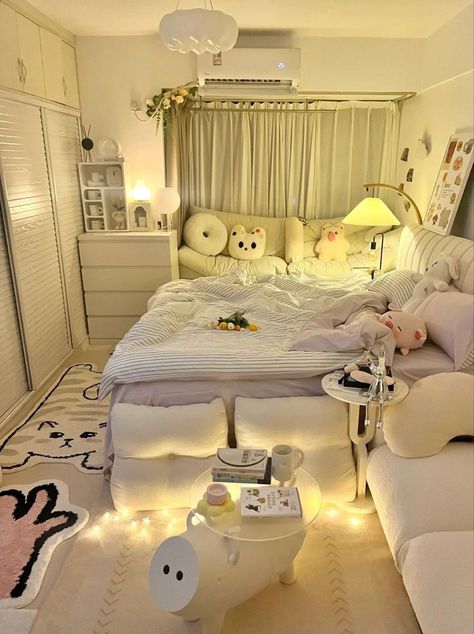 Bedroom Ideas For Small Rooms, Dream Bedroom Inspiration, Dream Apartment Decor, Room Redesign, Redecorate Bedroom, Dream House Rooms, Cozy Room Decor, Minimalist Room, Dreamy Room